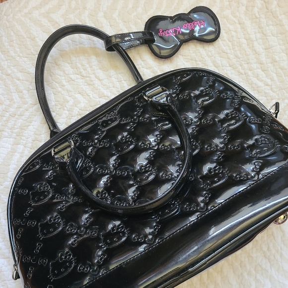 SOLD Hello Kitty x Loungefly Patent Quilted Tote Bowler Purse with dustbag - Picture 2 of 6